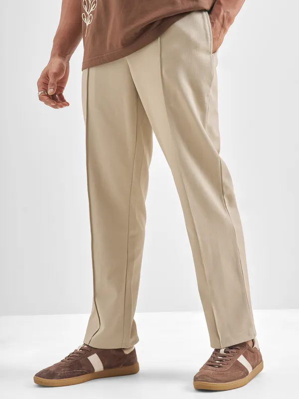 Highlander Men Beige Solid Regular Trouser