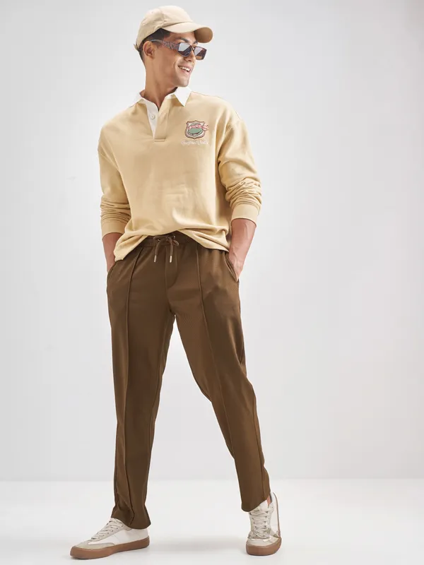Highlander Men Brown Relaxed Fit Solid Regular Trouser