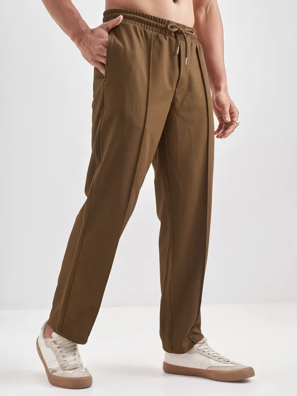 Highlander Men Brown Relaxed Fit Solid Regular Trouser