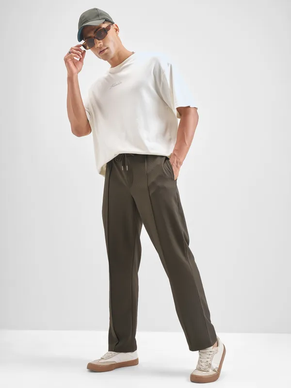 Highlander Men Olive Solid Regular Trouser