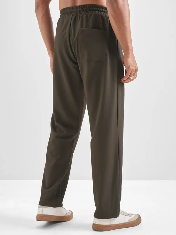 Highlander Men Olive Solid Regular Trouser