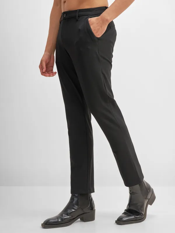 Highlander Men Black Slim Fit Solid Formal Trouser