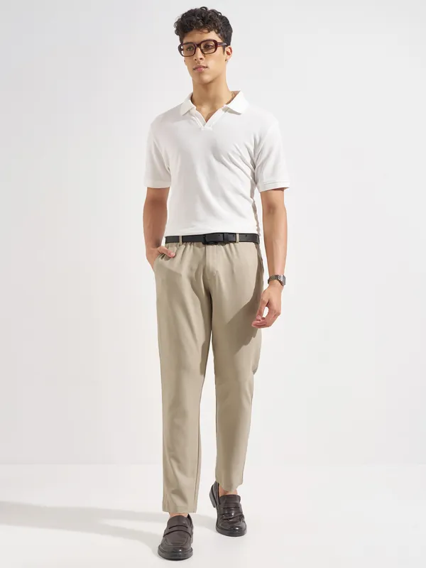 Highlander Men Beige Slim Fit Solid Formal Trouser