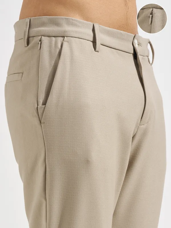 Highlander Men Beige Slim Fit Solid Formal Trouser