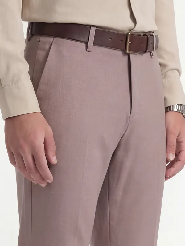 Highlander Men Mauve Slim Fit Solid Formal Trouser