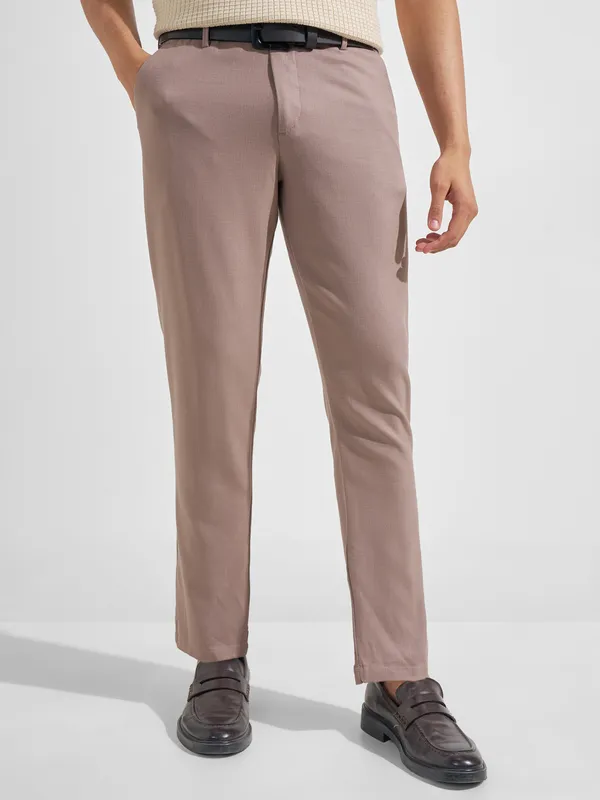 Highlander Men Mauve Slim Fit Solid Formal Trouser