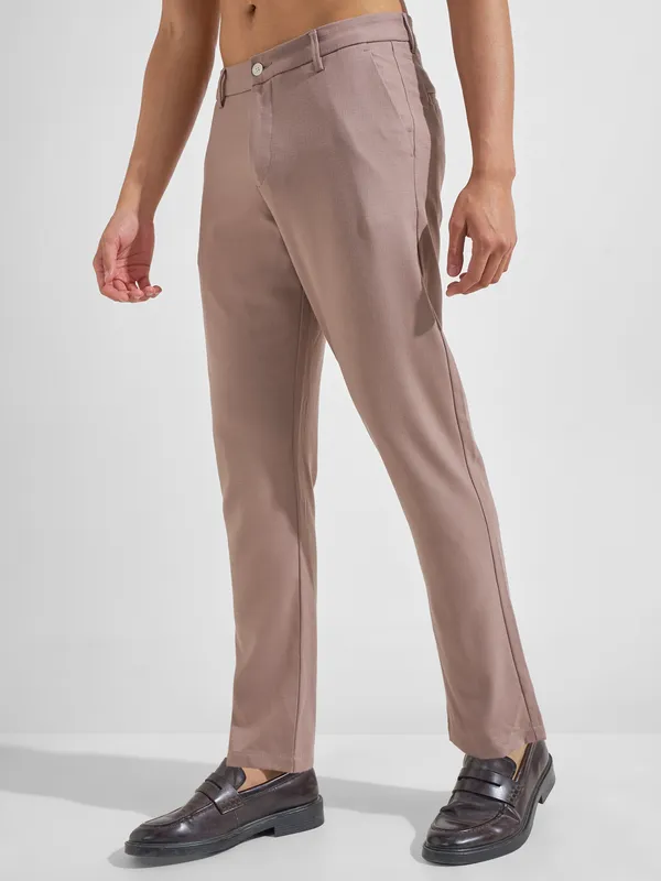 Highlander Men Mauve Slim Fit Solid Formal Trouser