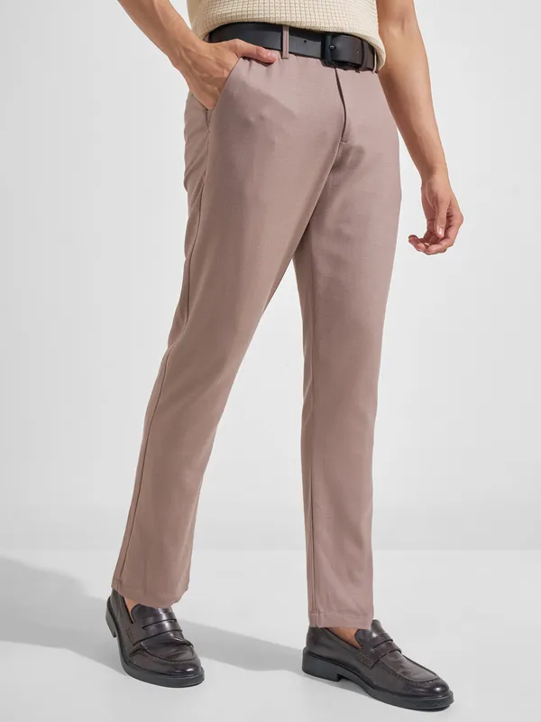 Highlander Men Mauve Slim Fit Solid Formal Trouser