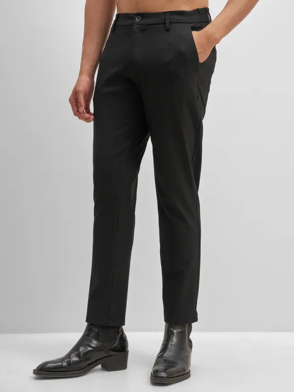 Highlander Men Black Relaxed Fit Solid Formal Trouser