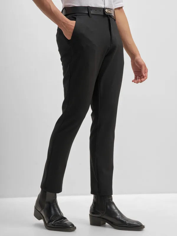 Highlander Men Black Relaxed Fit Solid Formal Trouser