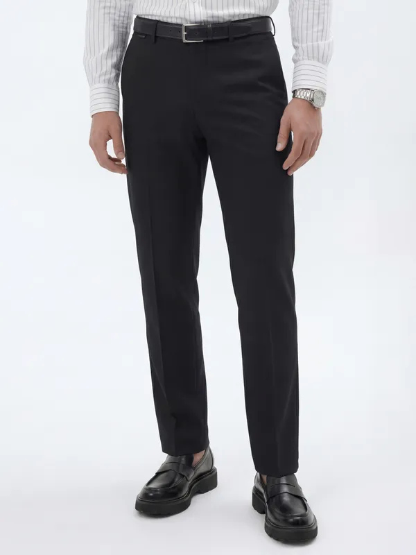 Highlander Men Black Slim Fit Solid Formal Trouser
