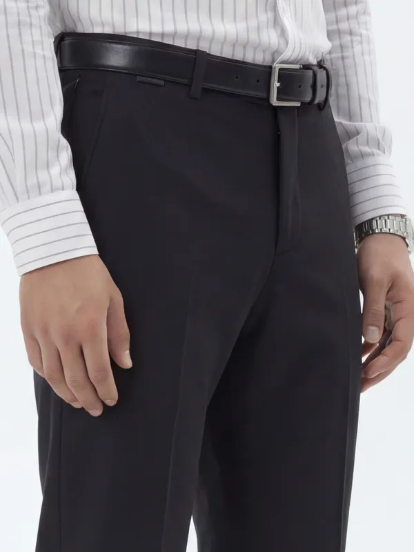 Highlander Men Black Slim Fit Solid Formal Trouser