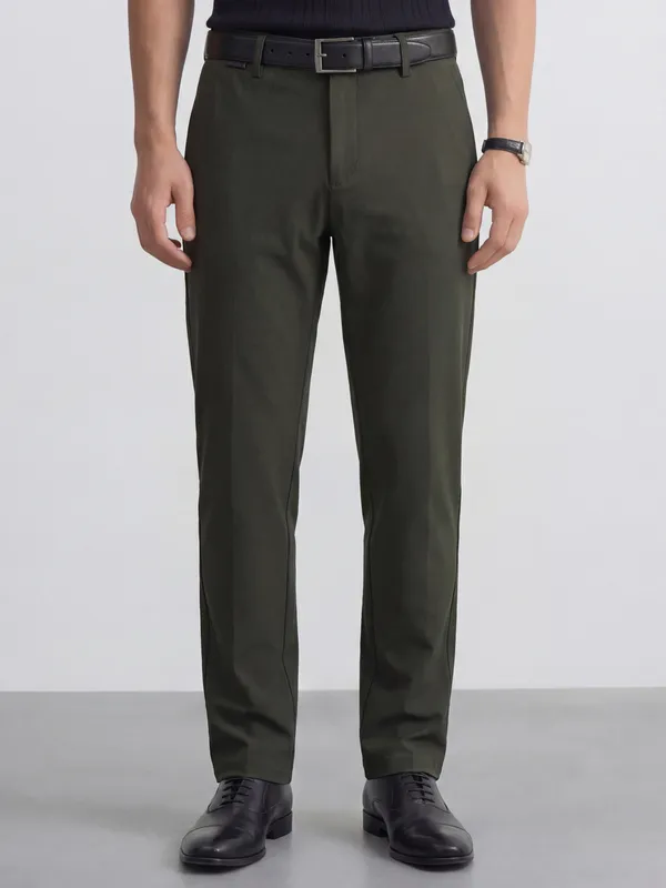 Highlander Men Olive Slim Fit Solid Formal Trouser