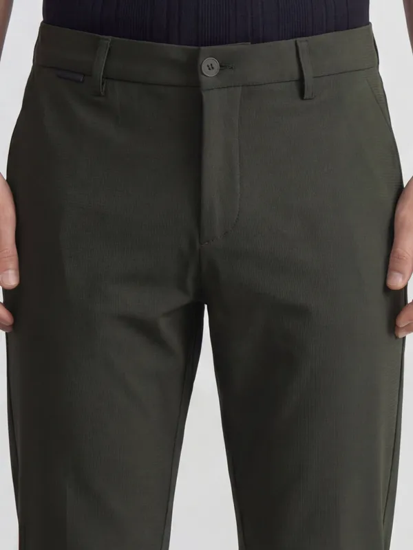 Highlander Men Olive Slim Fit Solid Formal Trouser