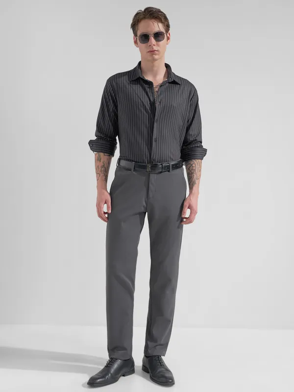 Highlander Men Grey Slim Fit Solid Formal Trouser