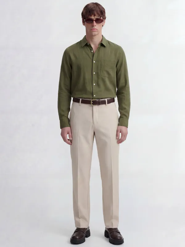 Highlander Men Beige Slim Fit Solid Formal Trouser