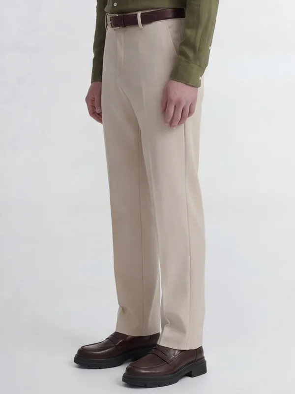 Highlander Men Beige Slim Fit Solid Formal Trouser