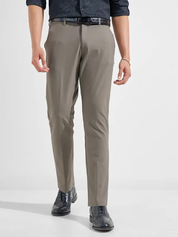 Highlander Men Grey Slim Fit Solid Formal Trouser