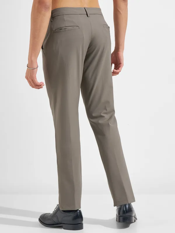 Highlander Men Grey Slim Fit Solid Formal Trouser