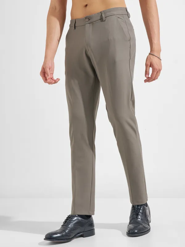 Highlander Men Grey Slim Fit Solid Formal Trouser