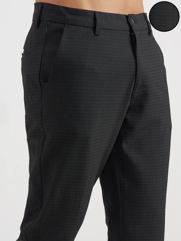 Highlander Men Brown Slim Fit Checked Regular Trouser