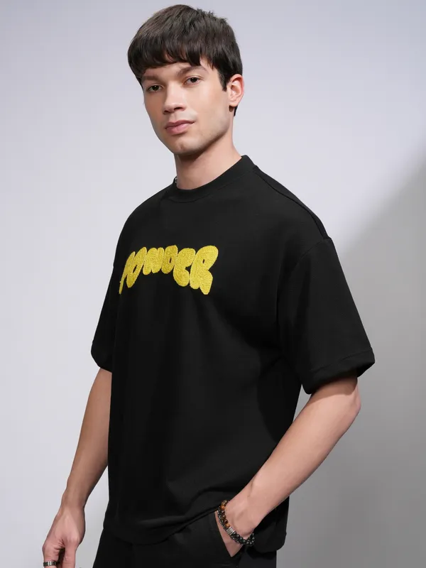 Highlander Men Black Applique Round Neck Oversized Fit T-Shirt