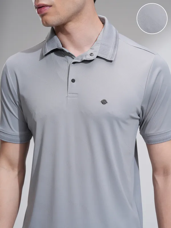 Highlander Men Grey Solid Regular Fit T-Shirt