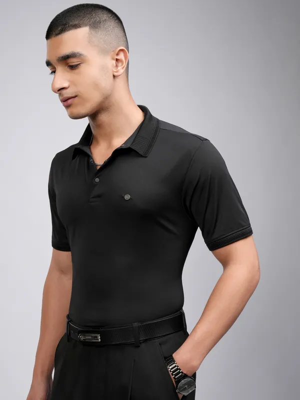 Highlander Men Black Solid Polo Collar T-Shirt