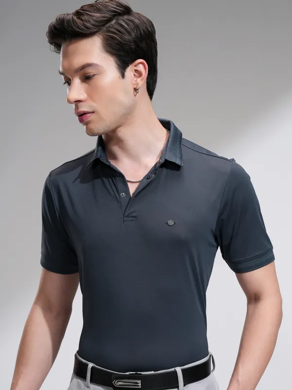Highlander Men Blue Solid Regular Fit T-Shirt