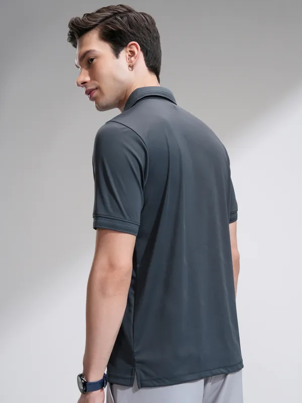 Highlander Men Blue Solid Regular Fit T-Shirt