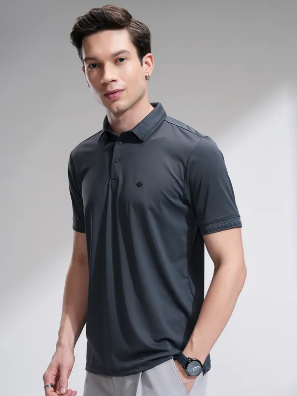 Highlander Men Blue Solid Regular Fit T-Shirt