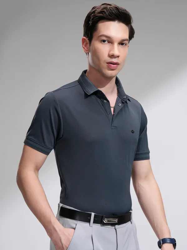 Highlander Men Blue Solid Regular Fit T-Shirt