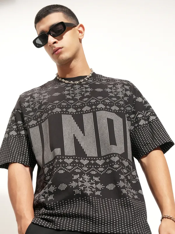Highlander Men Black Printed Round Neck Oversized Fit T-Shirt