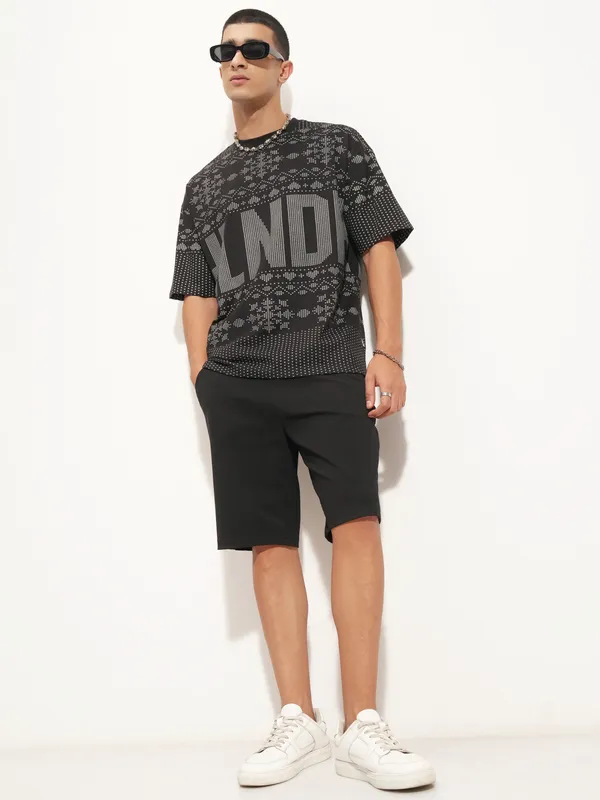 Highlander Men Black Printed Round Neck Oversized Fit T-Shirt
