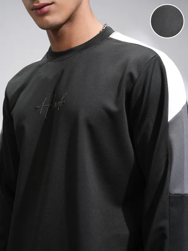 Highlander Men Black Solid Round Neck Relaxed Fit T-Shirt