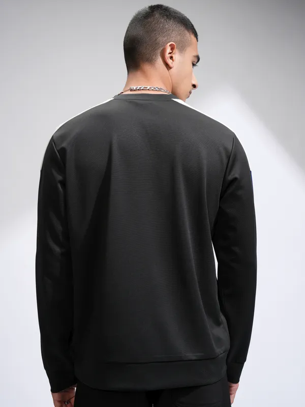Highlander Men Black Solid Round Neck Relaxed Fit T-Shirt