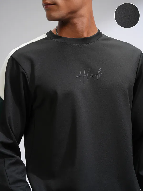 Highlander Men Black Solid Round Neck Relaxed Fit T-Shirt
