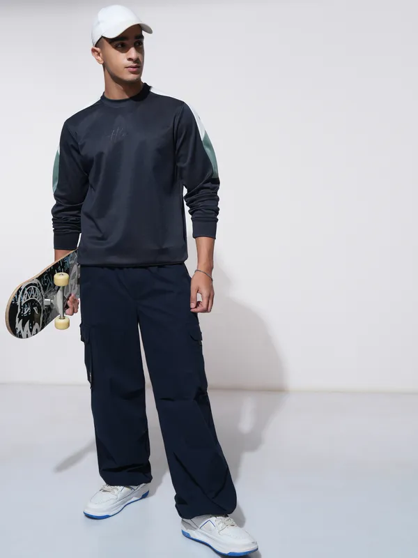 Highlander Men Navy Blue Solid Round Neck Relaxed Fit T-Shirt