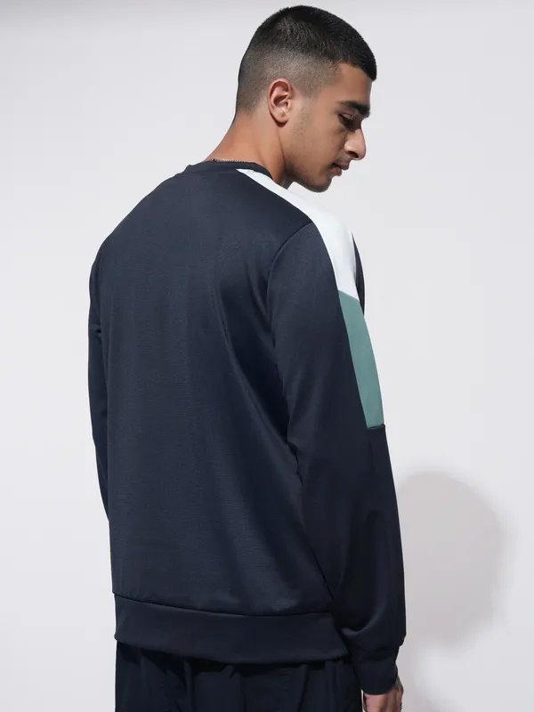 Highlander Men Navy Blue Solid Round Neck Relaxed Fit T-Shirt