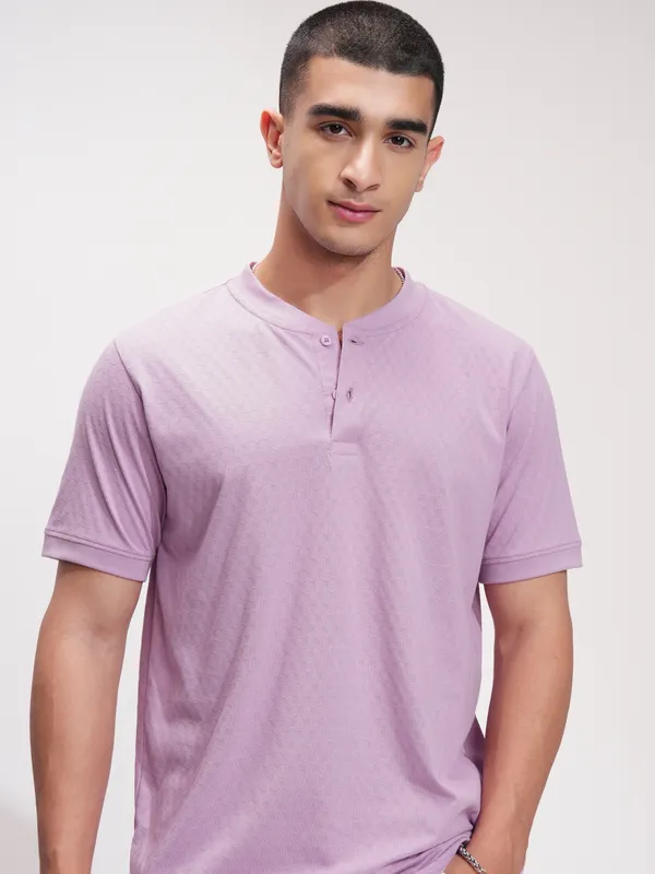 Highlander Men Mauve Self Design Henley Neck Relaxed Fit T-Shirt