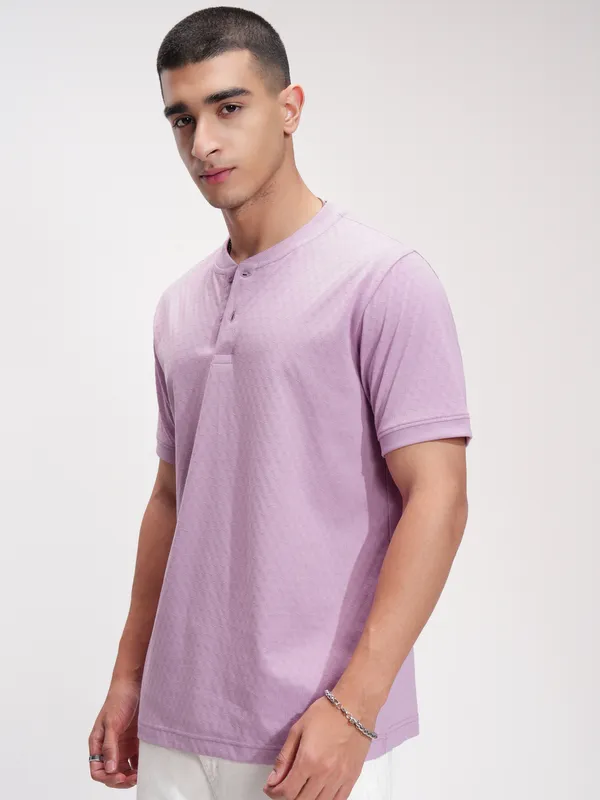 Highlander Men Mauve Self Design Henley Neck Relaxed Fit T-Shirt