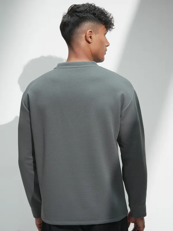Highlander Men Grey Self Design Round Neck Relaxed Fit T-Shirt