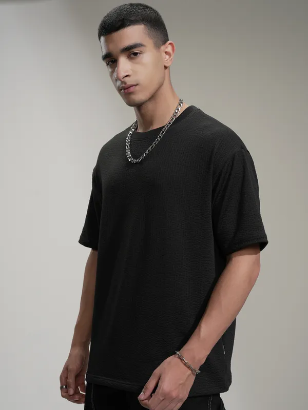 Highlander Men Black Self Design Round Neck Relaxed Fit T-Shirt
