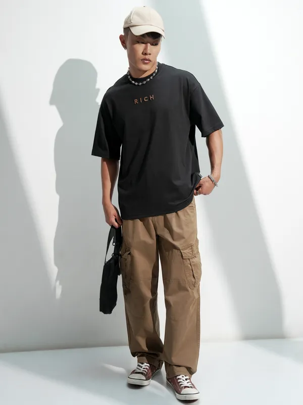 Highlander Men Black Printed Round Neck Oversized Fit T-Shirt