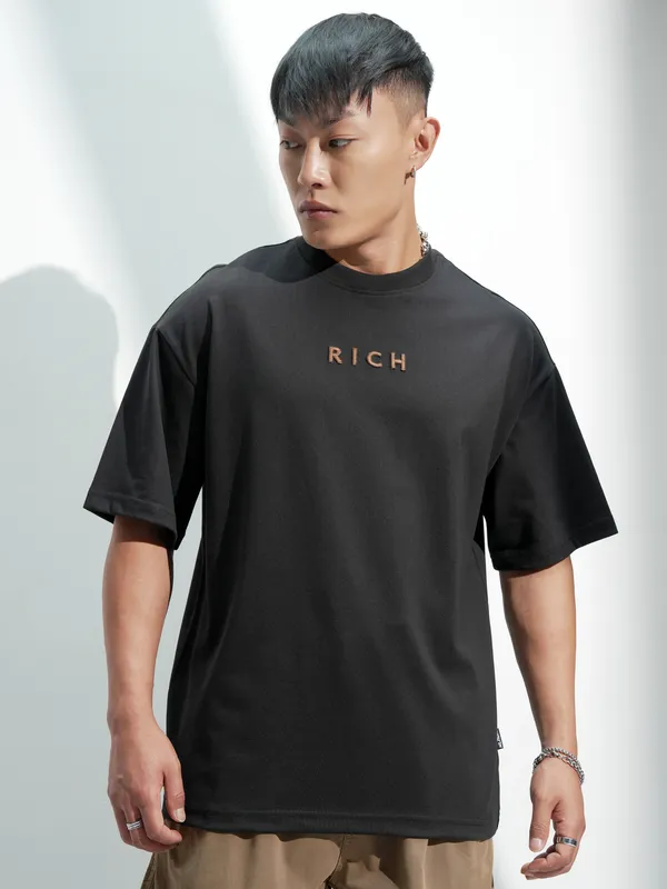 Highlander Men Black Printed Round Neck Oversized Fit T-Shirt