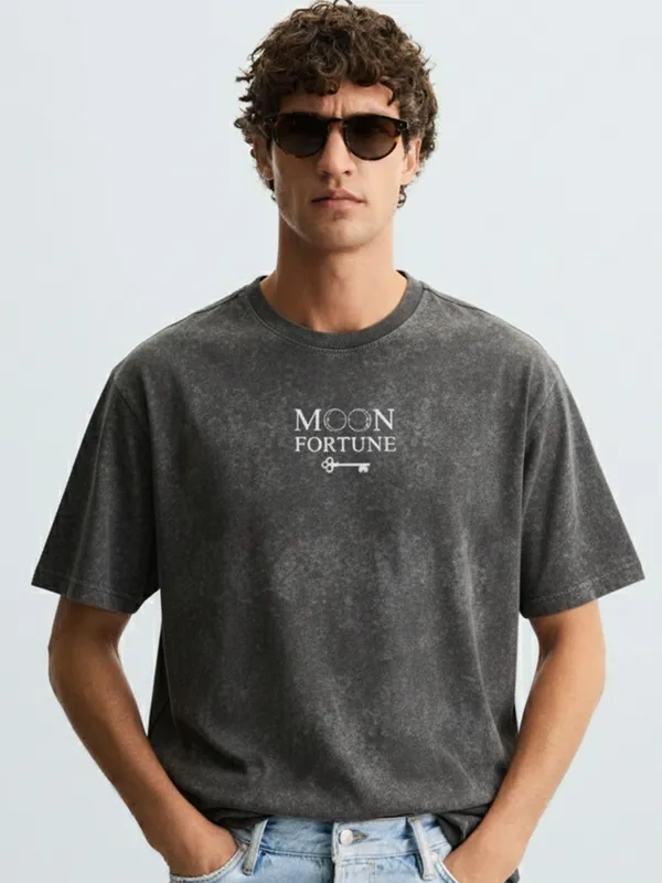 Highlander Men Black Printed Round Neck Oversized Fit T-Shirt