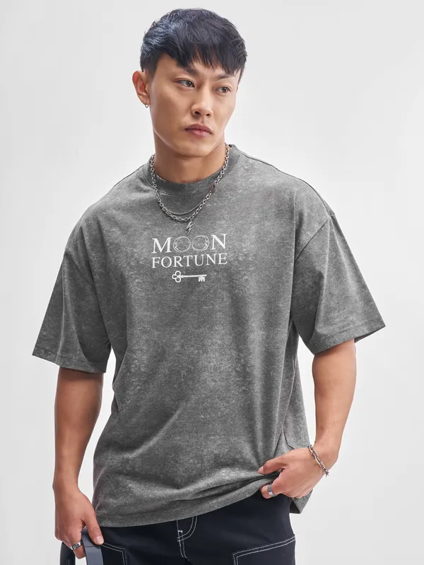 Highlander Men Black Printed Round Neck Oversized Fit T-Shirt