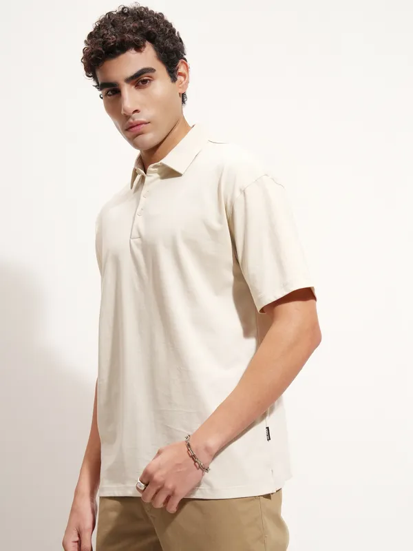 Highlander Men Cream Solid Polo Collar T-Shirt