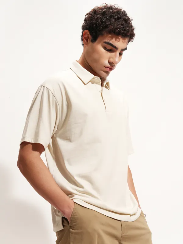 Highlander Men Cream Solid Polo Collar T-Shirt