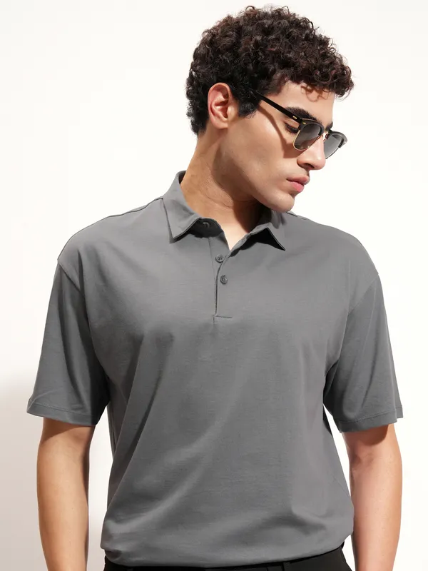 Highlander Men Grey Solid Polo Collar T-Shirt